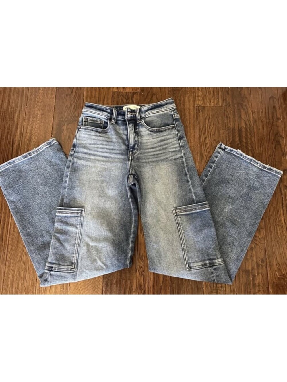 BKE Women’s Billie High Rise Slim Straight Cargo Jeans Blue Light Wash Stretch